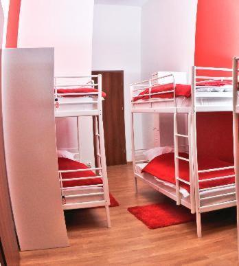 Big City Hostel Wrocław Værelse billede