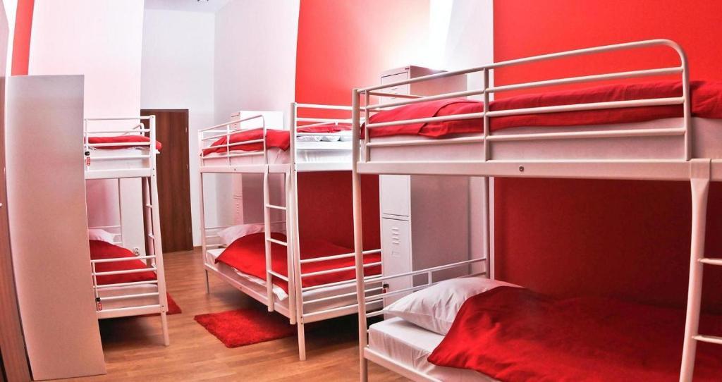 Big City Hostel Wrocław Værelse billede