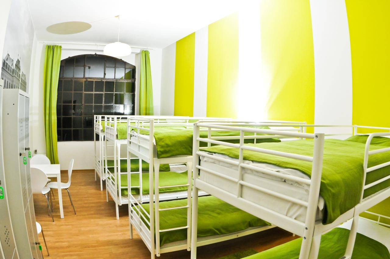 Big City Hostel Wrocław Eksteriør billede